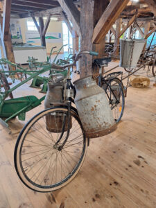 Fahrrad mit Milchkanne